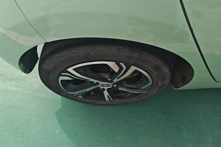 Used CHANGAN Benni E-Star 2022 Qingxin Edition Colorful Model Lithium Iron Phosphate Right Rear Wheel Hub