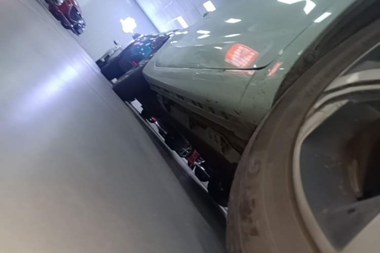 Used CHANGAN Benni E-Star 2022 Charming Edition Colorful Model Lithium Iron Phosphate Right Side Sill