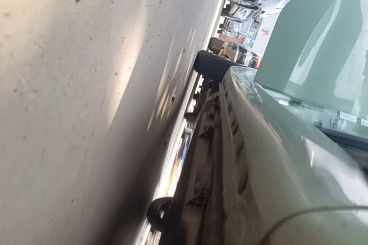 Used CHANGAN Benni E-Star 2022 Qingxin Edition Colorful Model Lithium Iron Phosphate Right Side Sill