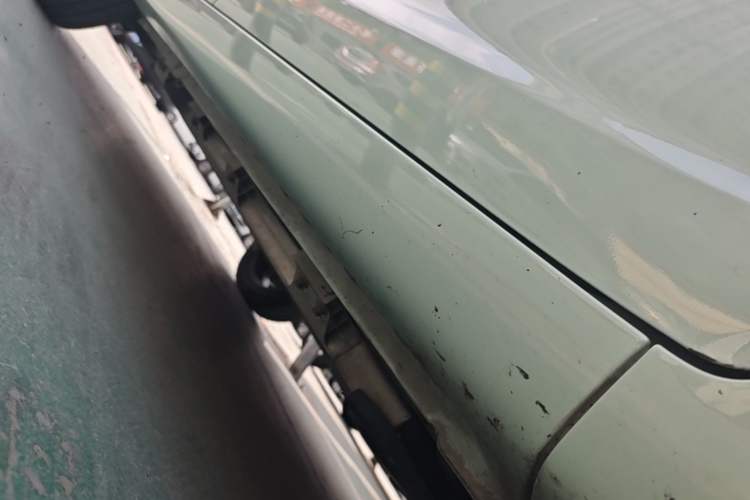 Used CHANGAN Benni E-Star 2022 Qingxin Edition Colorful Model Lithium Iron Phosphate Right Side Sill