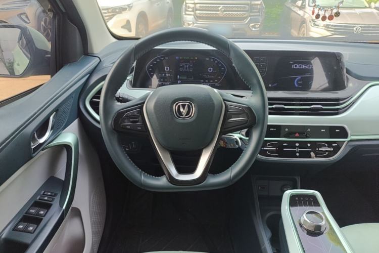 Used CHANGAN Benni E-Star 2022 Qingxin Edition Colorful Model Lithium Iron Phosphate Steering Wheel