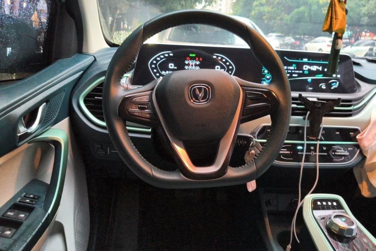 Used CHANGAN Benni E-Star 2022 Qingxin Edition Colorful Model Lithium Iron Phosphate Steering Wheel