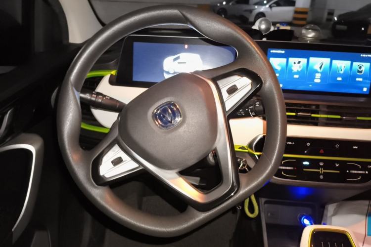 Used CHANGAN Benni E-Star 2022 Charming Edition Colorful Model Lithium-Ion Battery Steering Wheel