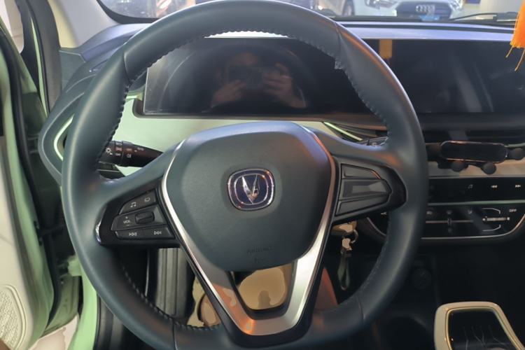Used CHANGAN Benni E-Star 2022 Qingxin Edition Colorful Model Lithium Iron Phosphate Steering Wheel