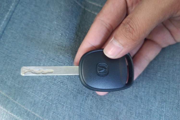 Used CHANGAN Benni E-Star 2022 Qingxin Edition Colorful Model Lithium Iron Phosphate Vehicle Key