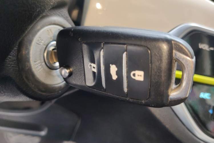 Used CHANGAN Benni E-Star 2022 Qingxin Edition Colorful Model Lithium Iron Phosphate Vehicle Key
