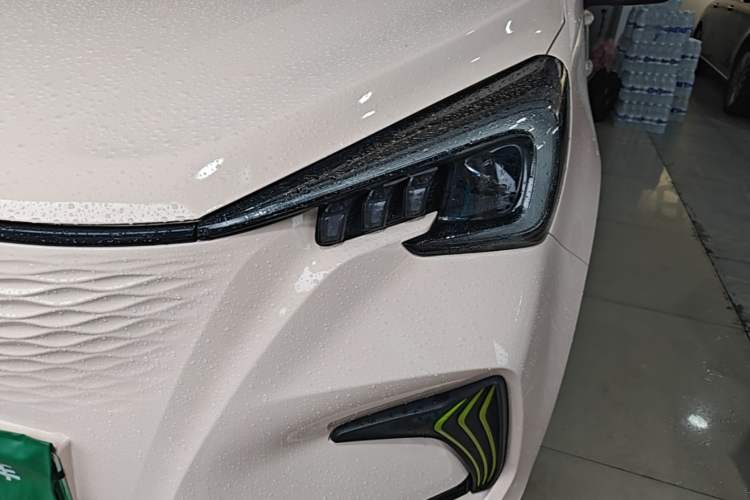 Used CHANGAN Benni E-Star 2022 Qingxin Edition Colorful Model Lithium Iron Phosphate Left Front Headlight