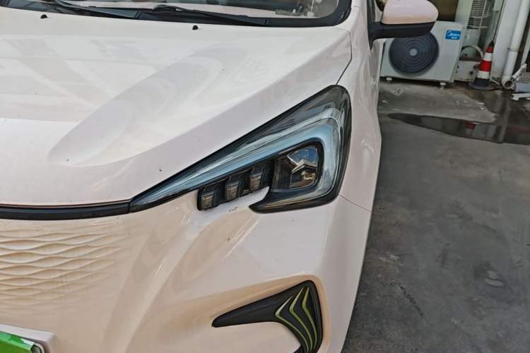 Used CHANGAN Benni E-Star 2022 Qingxin Edition Colorful Model Lithium Iron Phosphate Left Front Headlight
