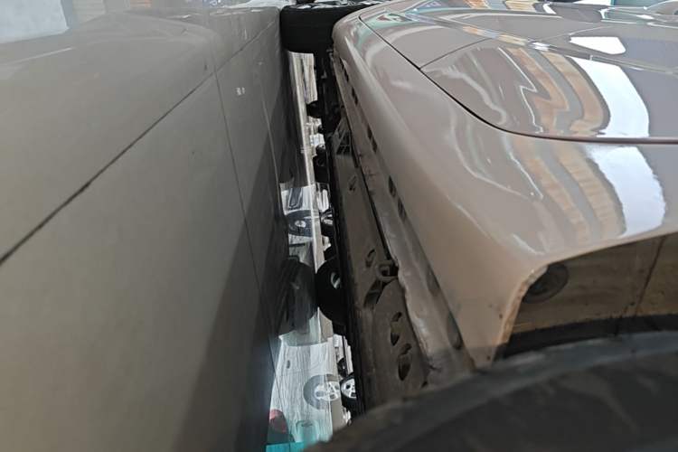 Used CHANGAN Benni E-Star 2022 Qingxin Edition Colorful Model Lithium Iron Phosphate Left Side Sill
