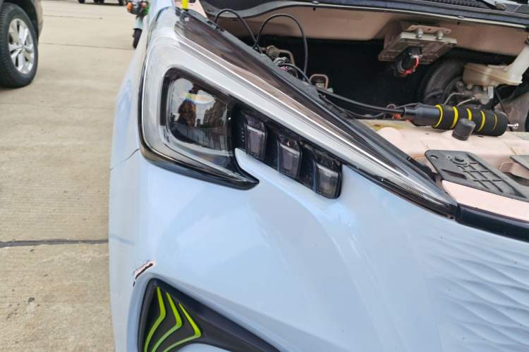 Used CHANGAN Benni E-Star 2022 Qingxin Edition Colorful Model Lithium Iron Phosphate Right Front Headlight