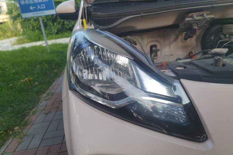 Used CHANGAN Benni E-Star 2022 National Edition Colorful Limited Edition (Fast-Charging Version) Lithium Iron Phosphate Right Front Headlight