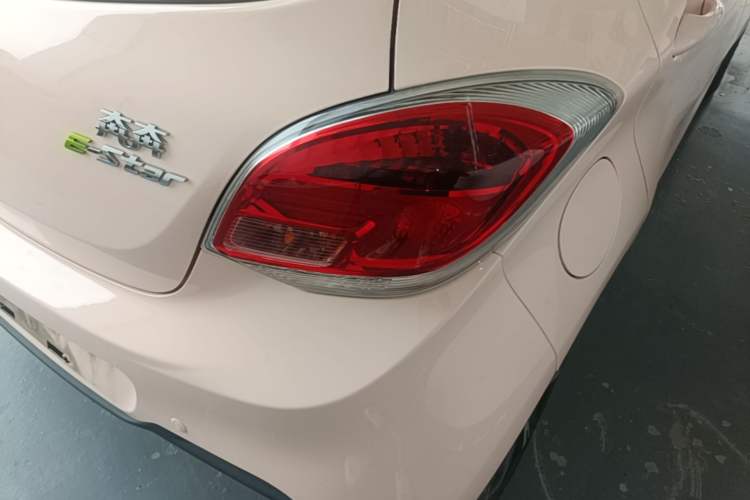 Used CHANGAN Benni E-Star 2022 Charming Edition Colorful Model Lithium Iron Phosphate Right Rear Taillight
