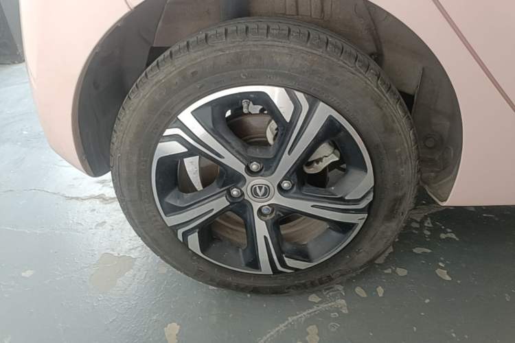 Used CHANGAN Benni E-Star 2022 Charming Edition Colorful Model Lithium Iron Phosphate Right Rear Wheel Hub