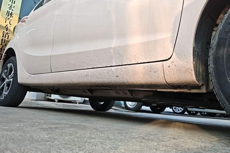 Used CHANGAN Benni E-Star 2022 Qingxin Edition Colorful Model Lithium Iron Phosphate Right Side Sill