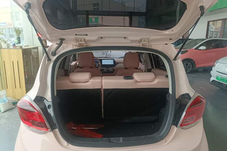 Used CHANGAN Benni E-Star 2022 Charming Edition Colorful Model Lithium Iron Phosphate Trunk