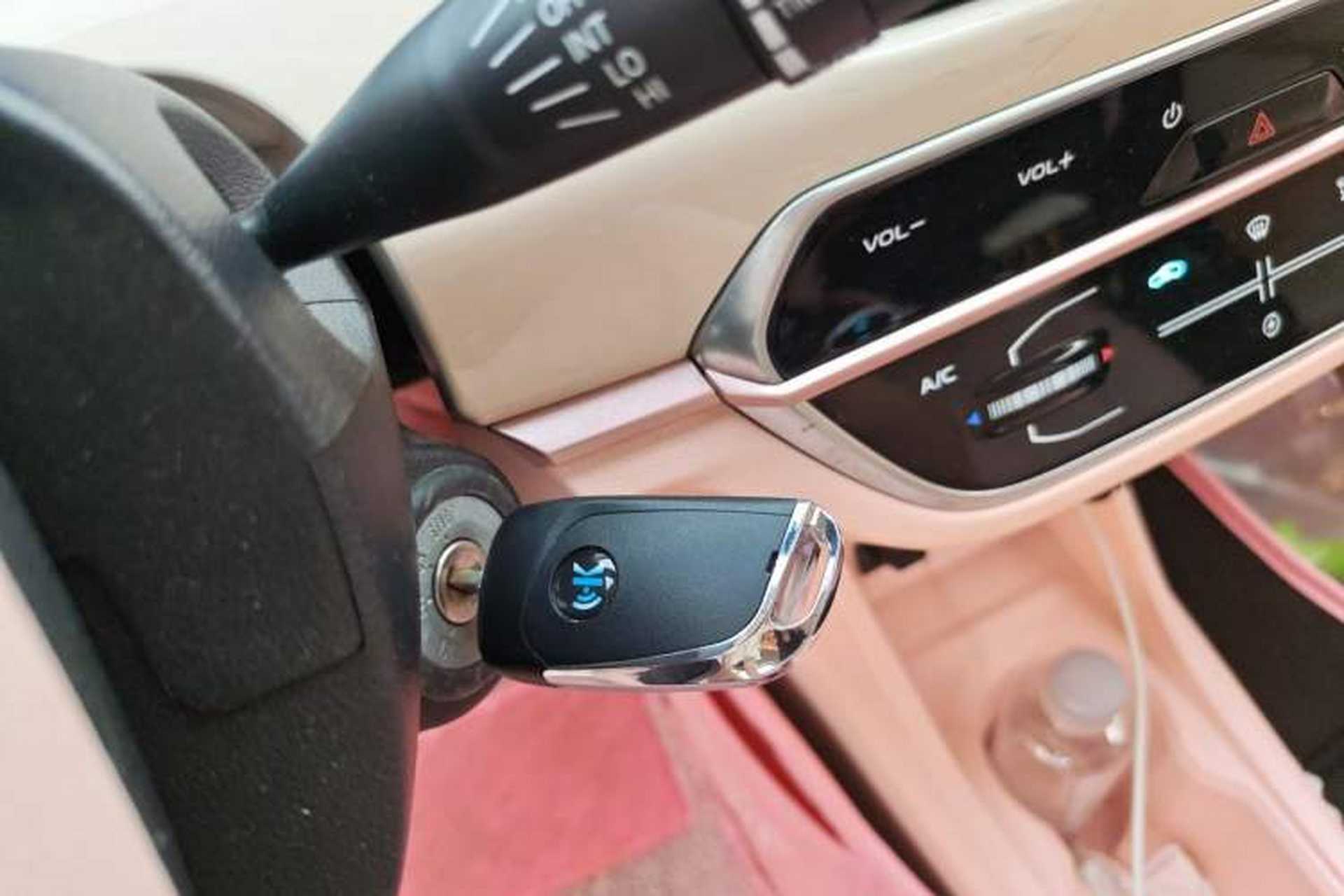 Used CHANGAN Benni E-Star 2022 Qingxin Edition Colorful Model Lithium Iron Phosphate Vehicle Key