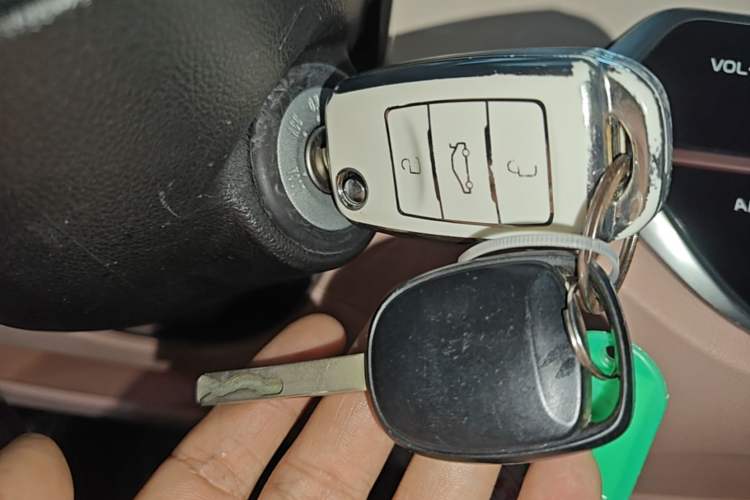 Used CHANGAN Benni E-Star 2022 Qingxin Edition Colorful Model Lithium Iron Phosphate Vehicle Key