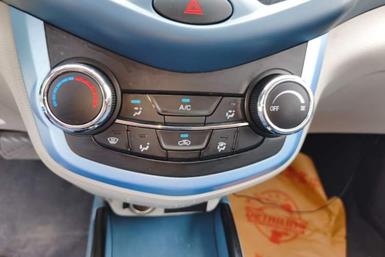 Used CHANGAN Benni E-Star 2022 National Edition Colorful Limited Edition (Fast-Charging Version) Lithium Iron Phosphate Audio And AC Panel