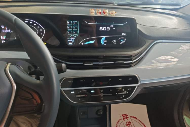 Used CHANGAN Benni E-Star 2022 Qingxin Edition Colorful Model Lithium Iron Phosphate Audio And AC Panel