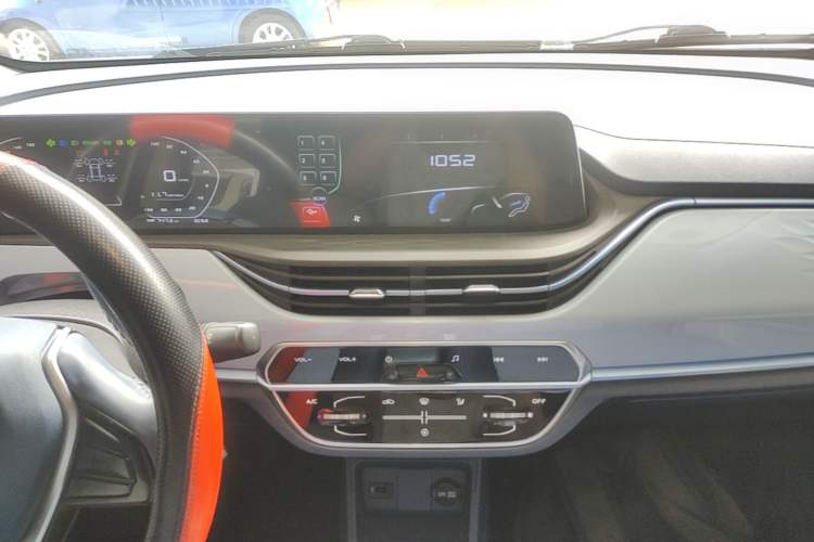 Used CHANGAN Benni E-Star 2022 Qingxin Edition Colorful Model Lithium Iron Phosphate Audio And AC Panel