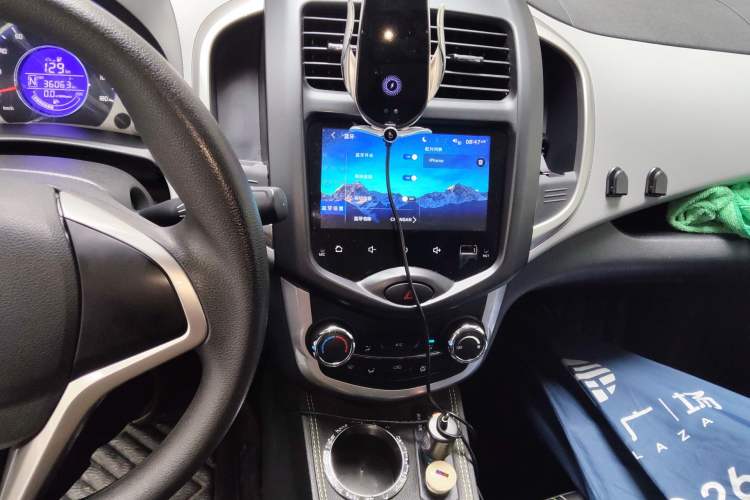 Used CHANGAN Benni E-Star 2022 National Edition Colorful Limited Edition (Fast-Charging Version) Lithium Iron Phosphate Audio And AC Panel