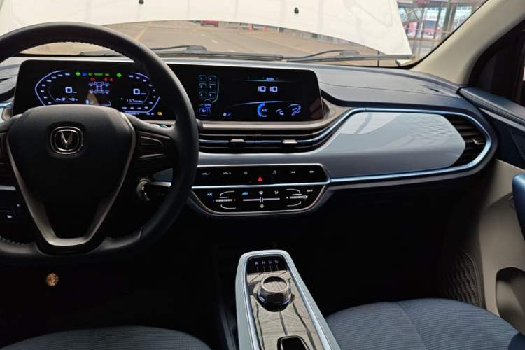 Used CHANGAN Benni E-Star 2022 Qingxin Edition Colorful Model Lithium Iron Phosphate Audio And AC Panel