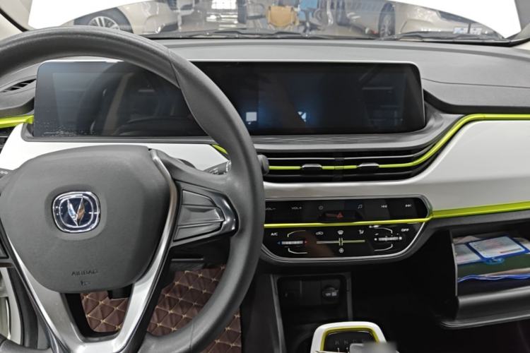 Used CHANGAN Benni E-Star 2022 Qingxin Edition Colorful Model Lithium-NMC Center Console
