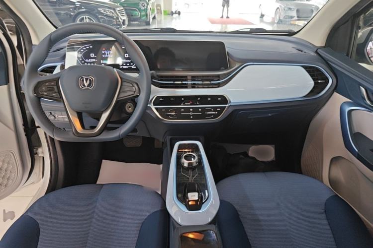 Used CHANGAN Benni E-Star 2022 Qingxin Edition Colorful Model Lithium-NMC Center Console