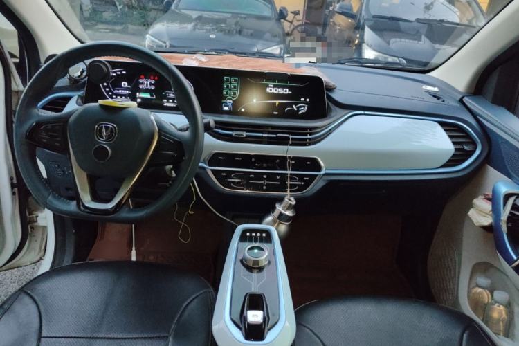 Used CHANGAN Benni E-Star 2022 Qingxin Edition Colorful Model Lithium Iron Phosphate Center Console