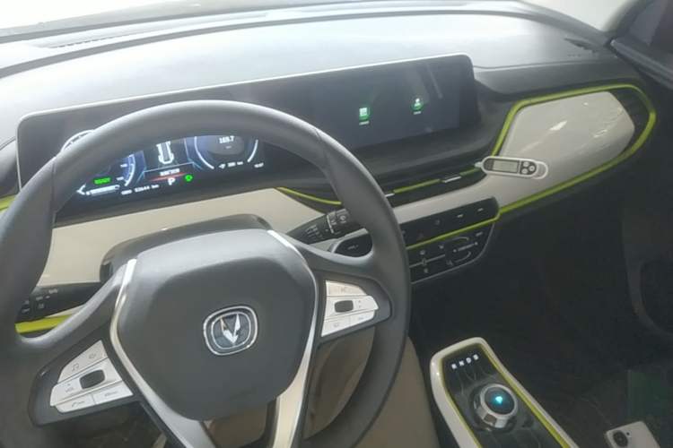 Used CHANGAN Benni E-Star 2022 Charming Edition Colorful Model Lithium-Ion Battery Center Console