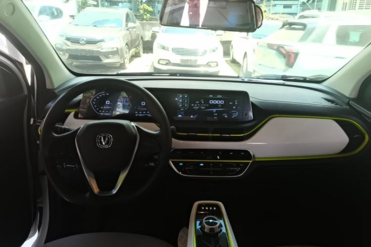 Used CHANGAN Benni E-Star 2022 Qingxin Edition Colorful Model Lithium Iron Phosphate Center Console
