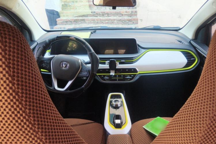 Used CHANGAN Benni E-Star 2022 Qingxin Edition Colorful Model Lithium Iron Phosphate Center Console