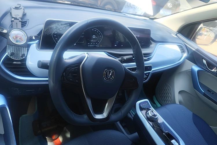 Used CHANGAN Benni E-Star 2022 Qingxin Edition Colorful Model Lithium Iron Phosphate Center Console
