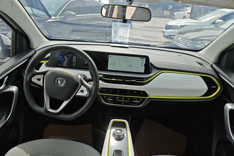 Used CHANGAN Benni E-Star 2022 Charming Edition Colorful Model Lithium-Ion Battery Center Console