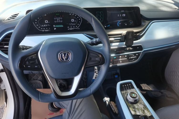 Used CHANGAN Benni E-Star 2022 Qingxin Edition Colorful Model Lithium Iron Phosphate Center Console