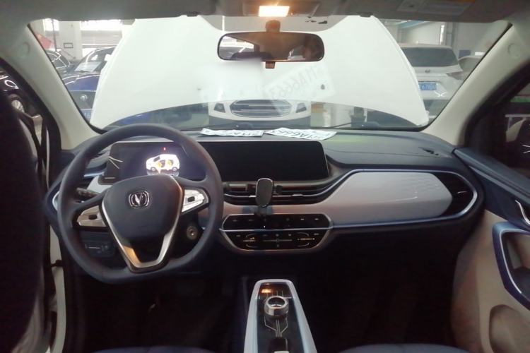 Used CHANGAN Benni E-Star 2022 Charming Edition Colorful Model Lithium Iron Phosphate Center Console
