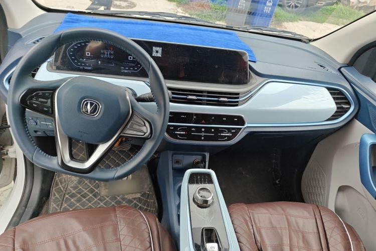 Used CHANGAN Benni E-Star 2022 Qingxin Edition Colorful Model Lithium Iron Phosphate Center Console