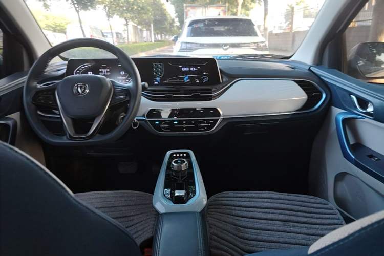 Used CHANGAN Benni E-Star 2022 Qingxin Edition Colorful Model Lithium Iron Phosphate Center Console