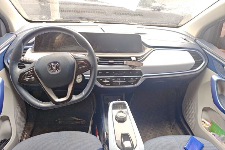Used CHANGAN Benni E-Star 2022 Qingxin Edition Colorful Model Lithium Iron Phosphate Center Console