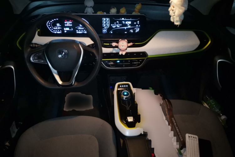 Used CHANGAN Benni E-Star 2022 Qingxin Edition Colorful Model Lithium Iron Phosphate Center Console