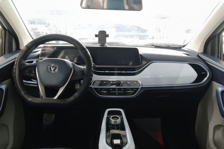 Used CHANGAN Benni E-Star 2022 Qingxin Edition Colorful Model Lithium Iron Phosphate Center Console
