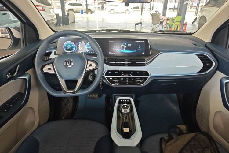 Used CHANGAN Benni E-Star 2022 Charming Edition Colorful Model Lithium Iron Phosphate Center Console