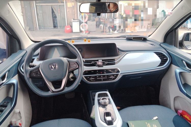 Used CHANGAN Benni E-Star 2022 Qingxin Edition Colorful Model Lithium Iron Phosphate Center Console
