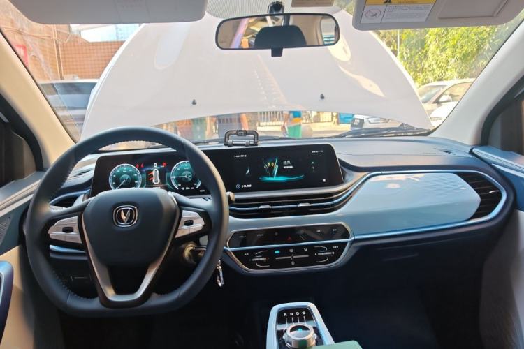 Used CHANGAN Benni E-Star 2022 Charming Edition Colorful Model Lithium Iron Phosphate Center Console