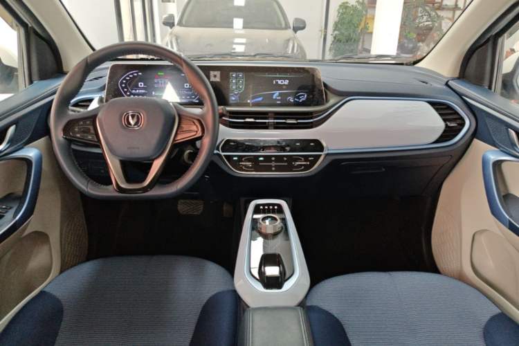 Used CHANGAN Benni E-Star 2022 Qingxin Edition Colorful Model Lithium Iron Phosphate Center Console