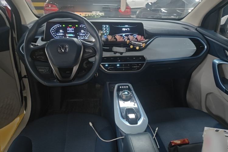 Used CHANGAN Benni E-Star 2022 Charming Edition Colorful Model Lithium-Ion Battery Center Console