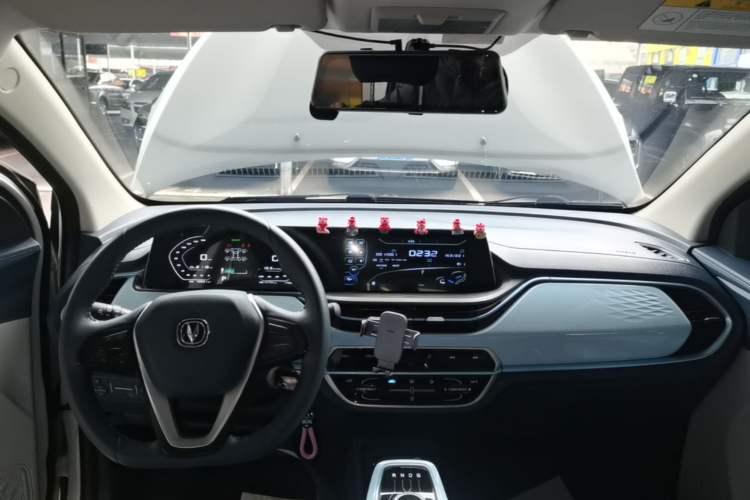Used CHANGAN Benni E-Star 2022 Qingxin Edition Colorful Model Lithium-NMC Center Console