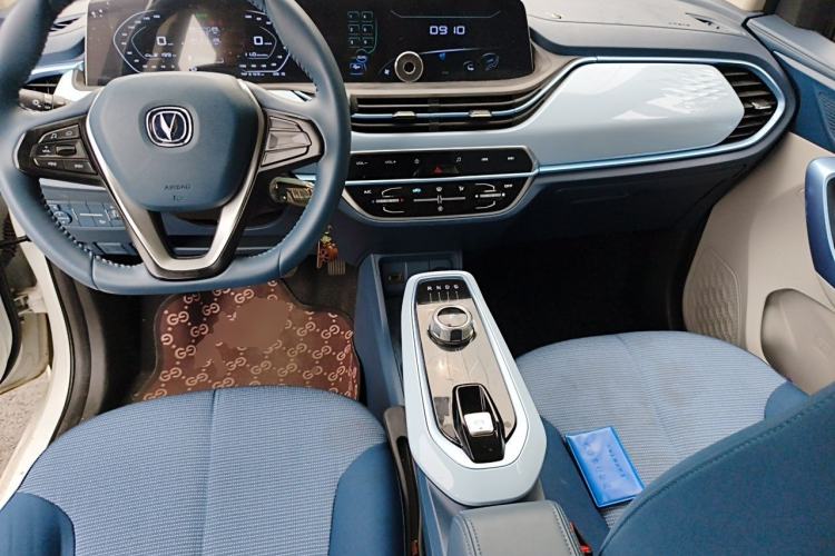 Used CHANGAN Benni E-Star 2022 Qingxin Edition Colorful Model Lithium-NMC Center Console