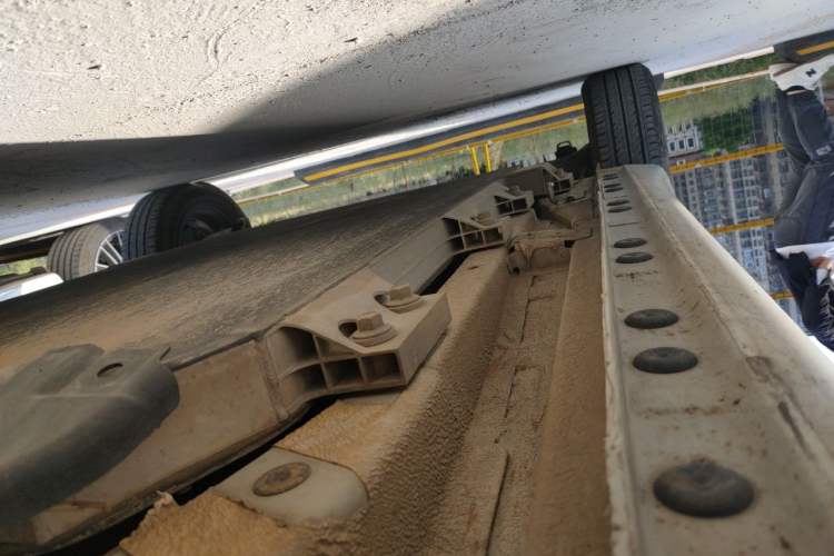Used CHANGAN Benni E-Star 2022 Qingxin Edition Colorful Model Lithium Iron Phosphate Chassis Front Right