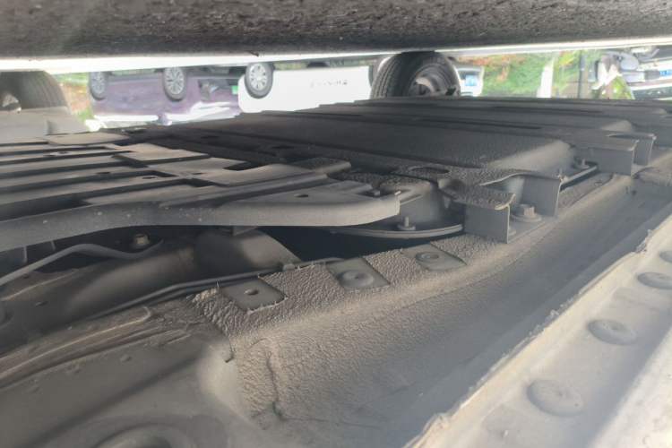 Used CHANGAN Benni E-Star 2022 Charming Edition Colorful Model Lithium Iron Phosphate Chassis Front Right